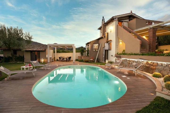 Ferienhaus für 5 Personen, mit Balkon und Terrasse sowie Garten und Pool