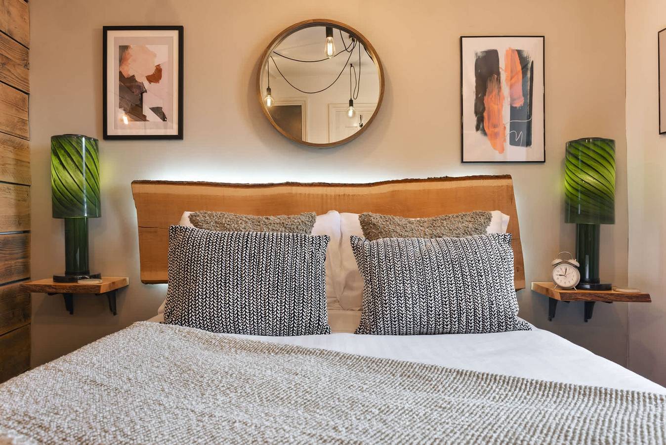 Entire apartment, Windermere Central Hotel - Room 2 in Windermere, Lake District