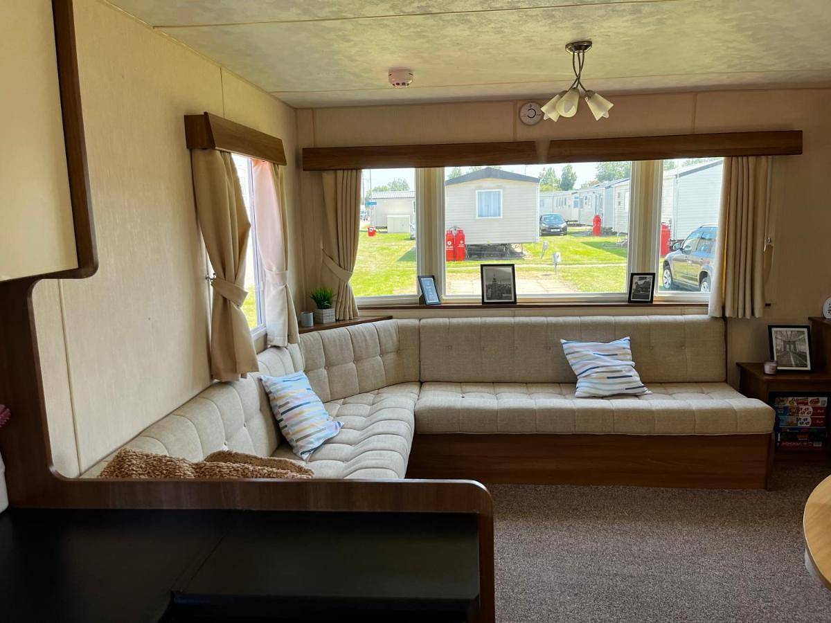 California cliffs caravan in California (Great Yarmouth), Great Yarmouth