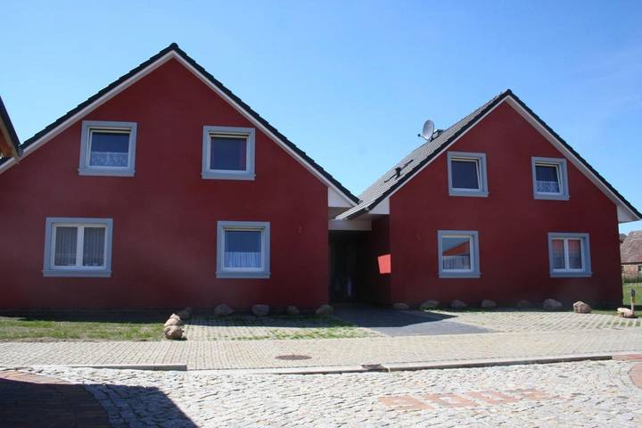 Ferienhaus für 6 Personen, mit Terrasse und Garten sowie Sauna und Seeblick in Mirow