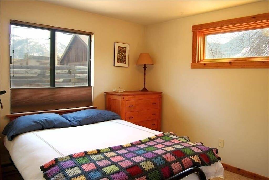 Ganze Wohnung, Schöne Creekside Eigentumswohnung in der malerischen Innenstadt von Jackson Hole! in Jackson (WY), Grand Teton Nationalpark