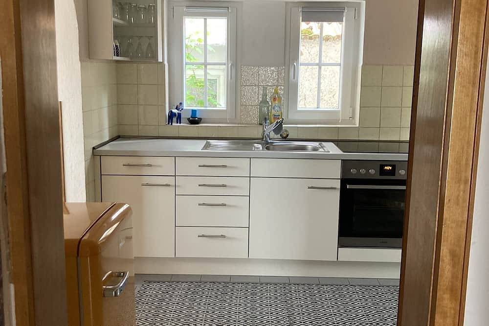 Ganze Wohnung, Urlaub mitten im Lieblichen Taubertal - 80qm Wohnung mit gemütlichem Freisitz im Garten in Bad Mergentheim, Taubertal