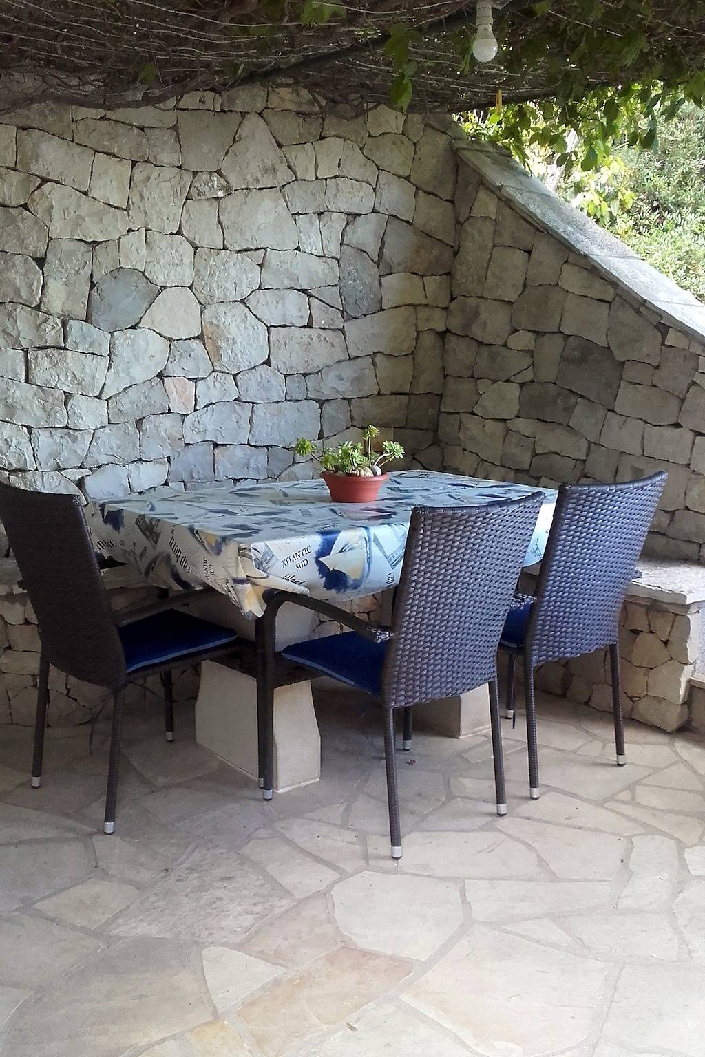 Jednosobna kuća s terasom i pogledom na more Uvala Rasohatica, Korčula K-9233 in Žrnovo, Korcula