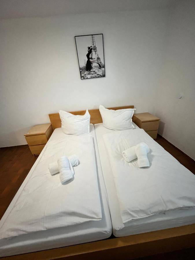 Appartement entier, Premium Apartment 70qm 2,5 Zimmer Küche, Smart Tv, Garage, Wifi in Heidenheim, Région de Stuttgart