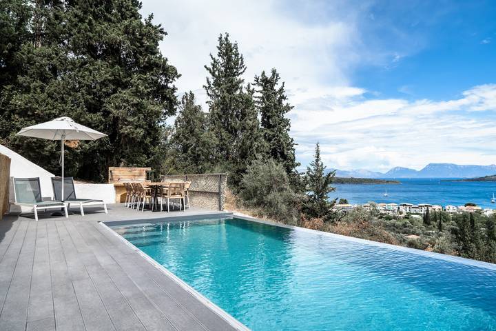 Villa 'Nidri Hills' with Sea View, Wi-Fi and Air Conditioning in Perigiali, Greece