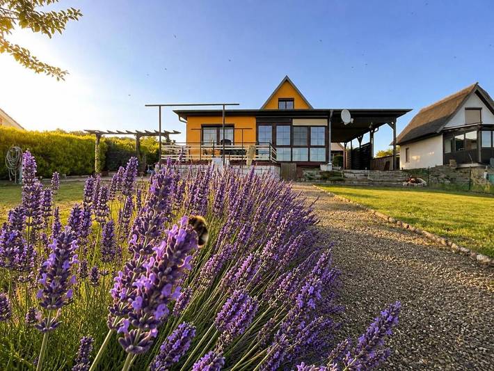 Ferienhaus für 5 Personen, mit Terrasse und Garten sowie Ausblick