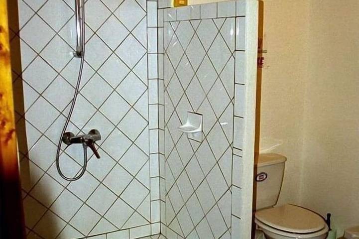 Gîte pour 9 personnes, avec terrasse à Mirabel - 4