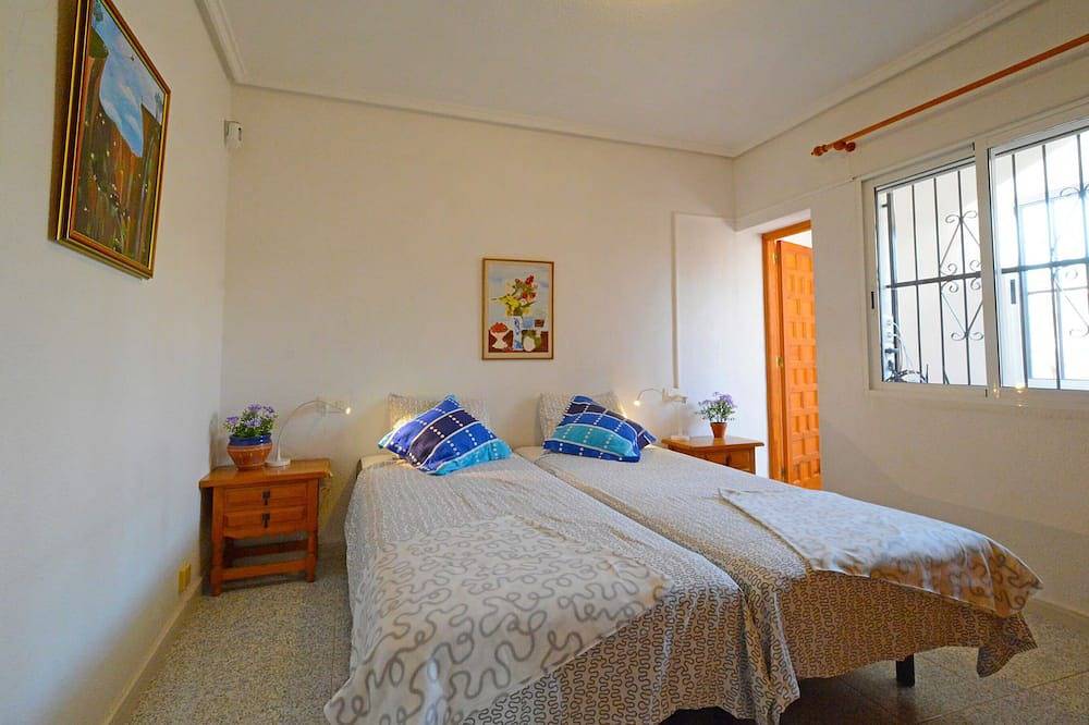 Grande villa avec piscine privée, pour les familles. in Ciudad Quesada, Rojales