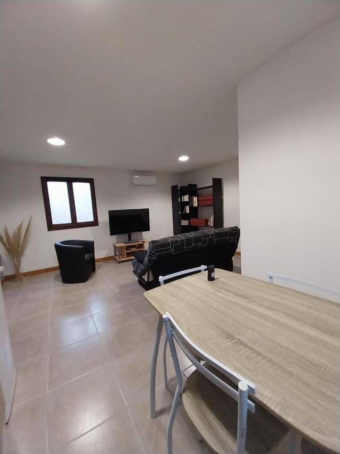Gîte pour 4 personnes, avec terrasse et vue à Théza - 2