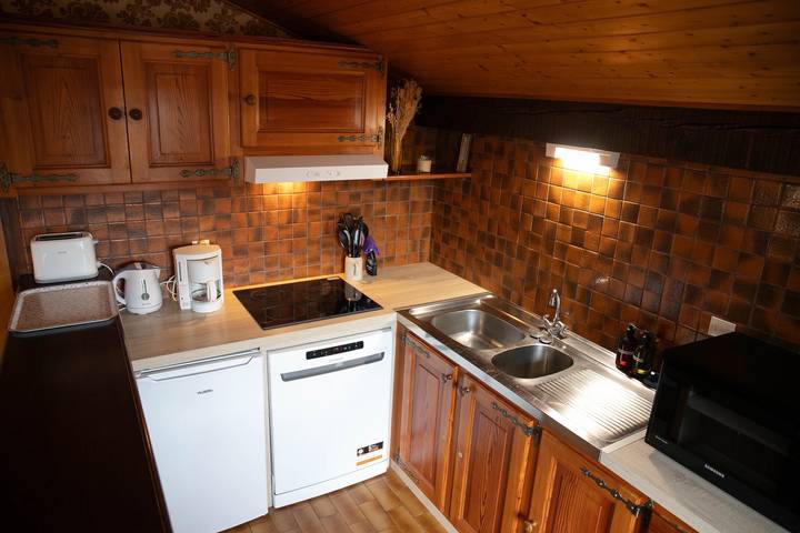 Studio entier, Studio 4 personnes  Chalet Tournier avec vue sur la montagne, jardin partagé et Wi-Fi in Les Gets, Les Portes du Soleil