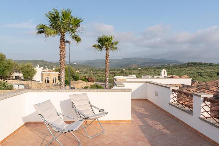 Villa per 4 persone, con panorama e piscina nonché giardino ad Alghero