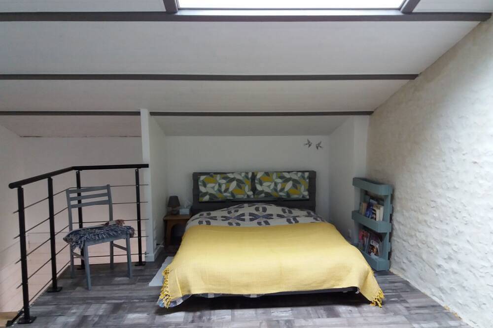 Appartement entier, Charmant studio au calme, idéal pour visiter La Rochelle et le marais poitevin in Dompierre-sur-Mer, Région de La Rochelle
