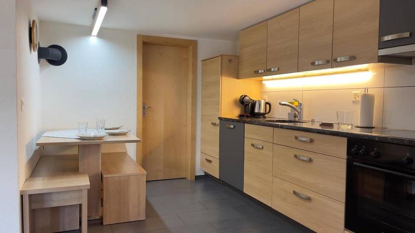 Ferienwohnung für 4 Personen, mit Balkon und Terrasse sowie Ausblick in Randa - 3