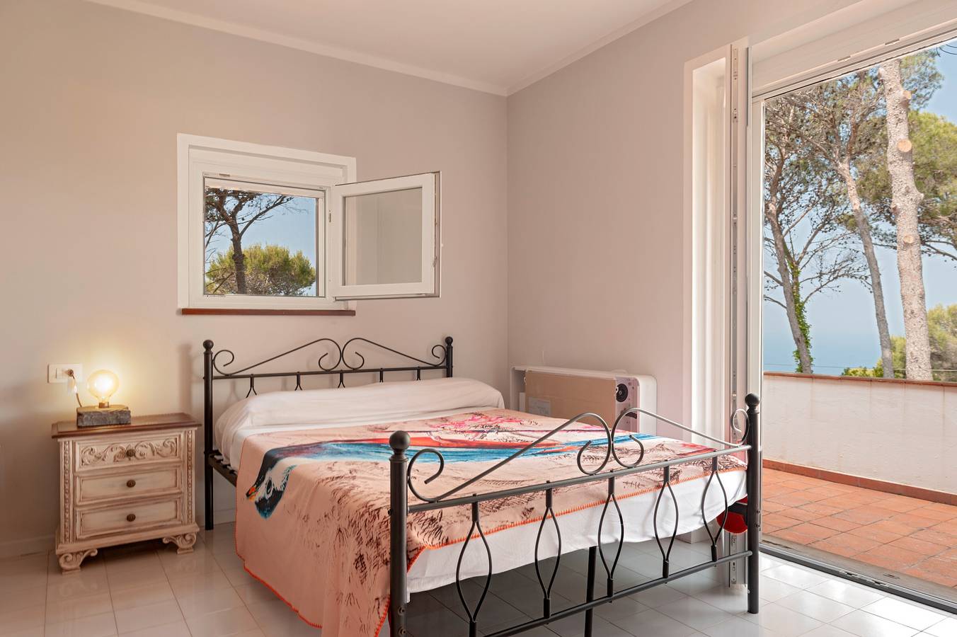 Villa 'Magnolie' mit Meerblick, Privatem Garten und Wi-Fi in Etruskische Küste