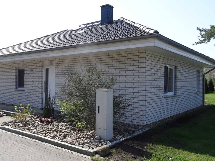 Bungalow für 7 Personen, mit Terrasse und Garten in Karlshagen
