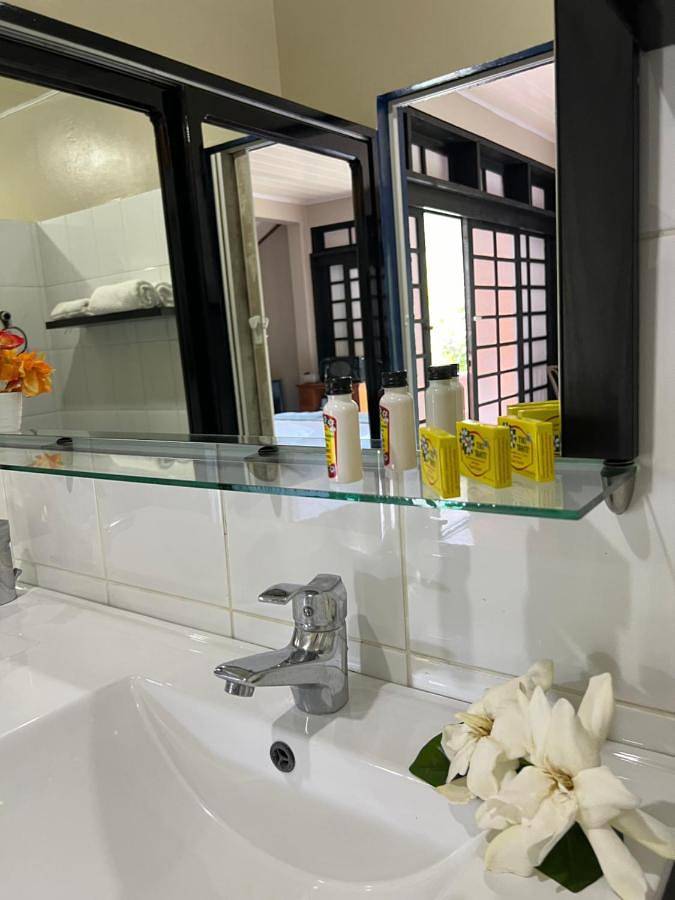 Gîte pour 2 personnes, avec jardin ainsi que balcon et vue dans Uturoa - 4