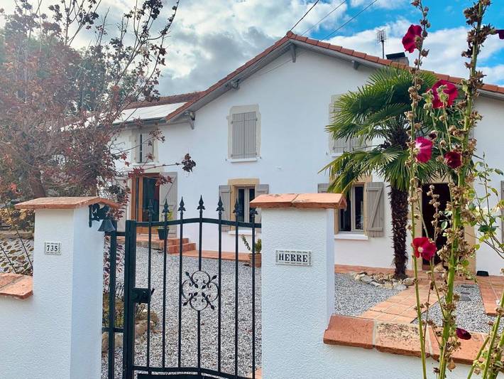 Gîte pour 3 personnes, avec jardin et piscine à Samadet