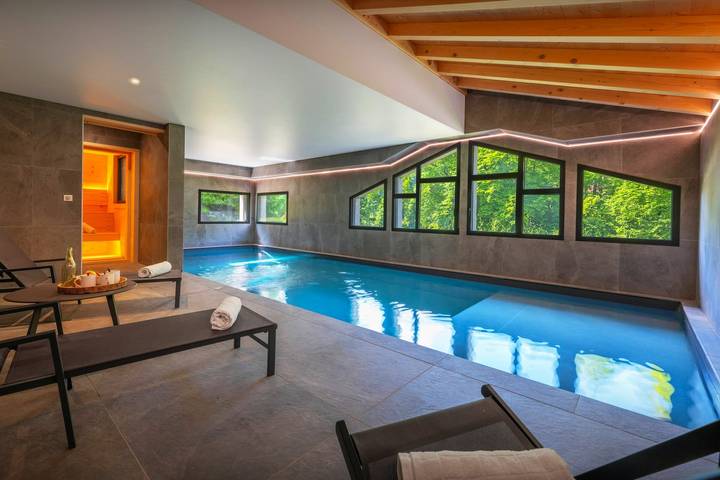 Chalet pour 14 personnes, avec piscine ainsi que jardin et sauna à Saint-Jean-de-Sixt - 2