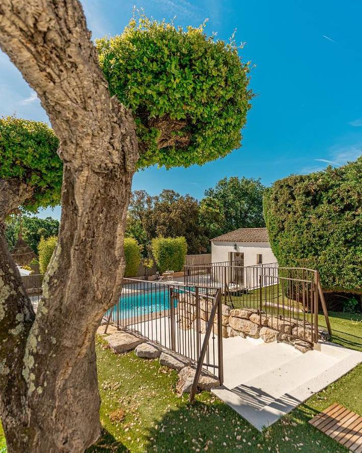 Chambre d’hôte pour 2 personnes, avec Terrasse et Jardin ainsi que Piscine et Vue