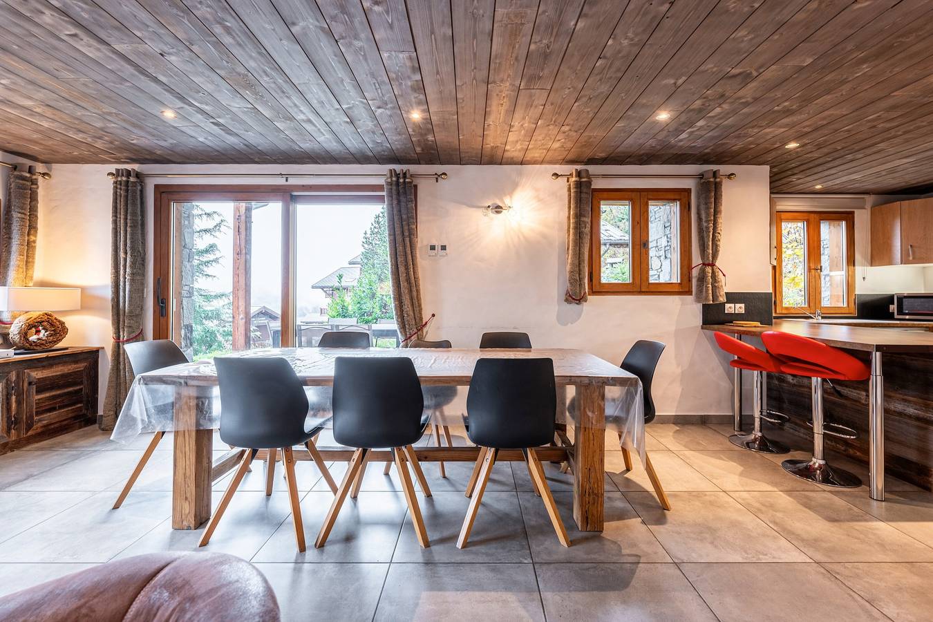Appartement entier, Appartement 'Appartement 1' avec vue sur les montagnes, terrasse privée et Wi-Fi in Champagny-en-Vanoise, Parc National de la Vanoise