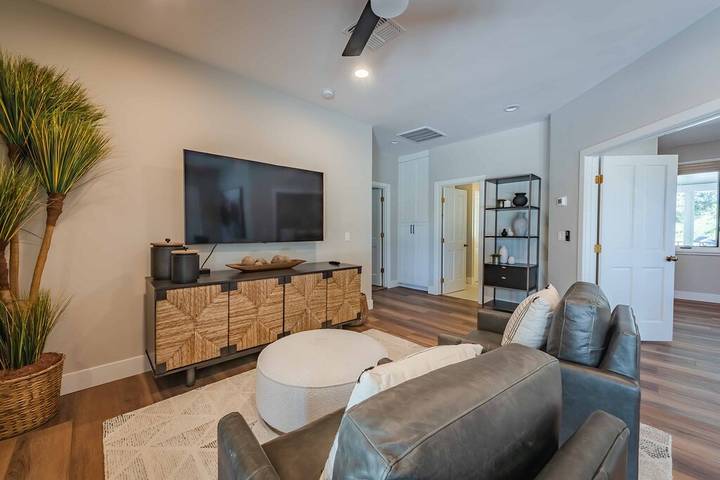 Vacation house for 10 people, with terrace and hot tub in Big Sur