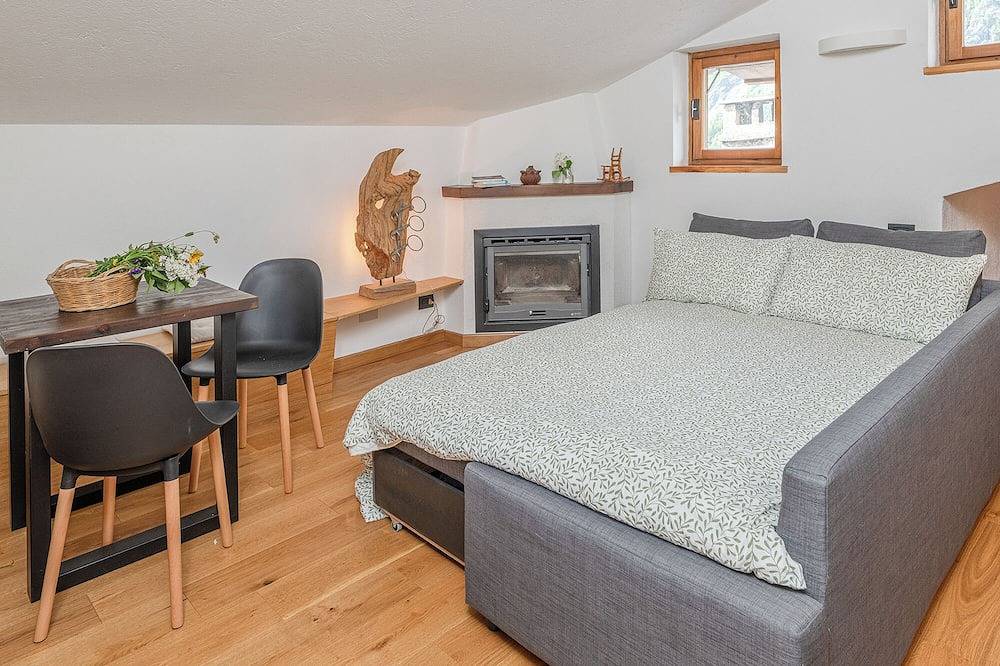 Entire apartment, Nest home in front of Mont Blanc in Entreves, Courmayeur