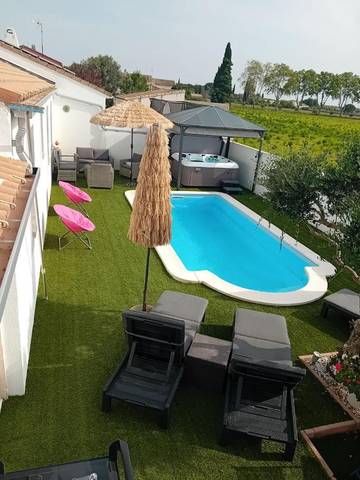 Chambre d’hôte pour 2 personnes, avec jardin et terrasse ainsi que piscine et jacuzzi à Aimargues