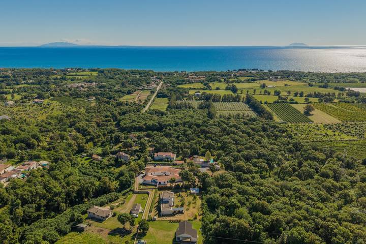 Location de vacances pour 6 personnes, avec terrasse et jardin, adapté aux familles à Santa-Maria-Poggio - 3