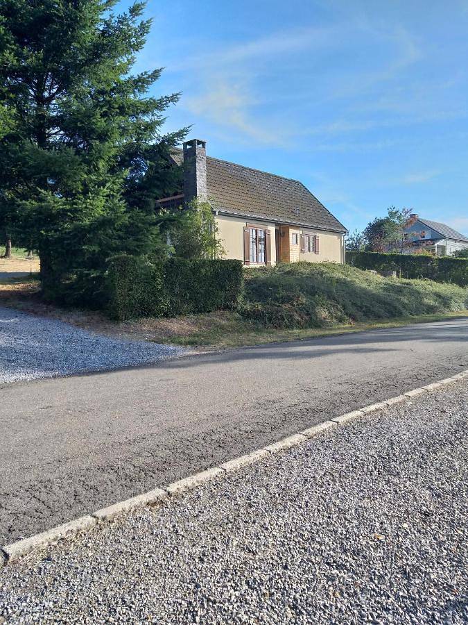 Gîte pour 6 personnes, avec jardin et vue dans Septon