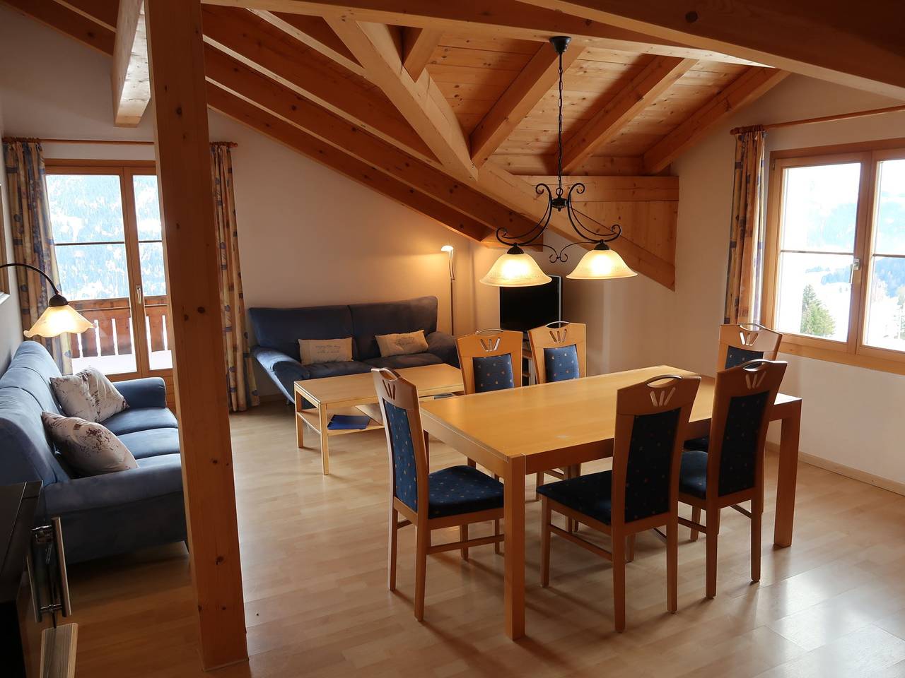 Ganze Wohnung, Tga Stgirat Dachgeschoss in Surses, Oberhalbsteiner Alpen