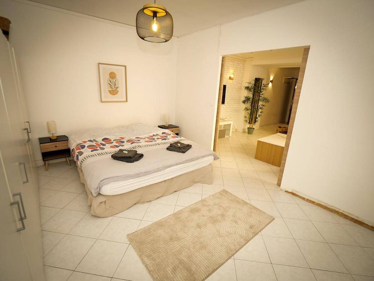 Appartement entier, Bouc et Lumières in Port-de-Bouc, Côte méditerranéenne (France)