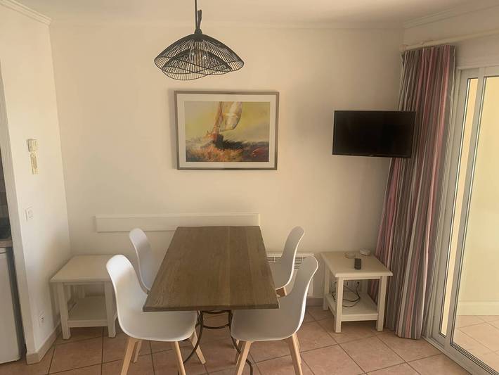 Gîte pour 4 personnes, avec piscine dans Plage de la Garonnette - 2