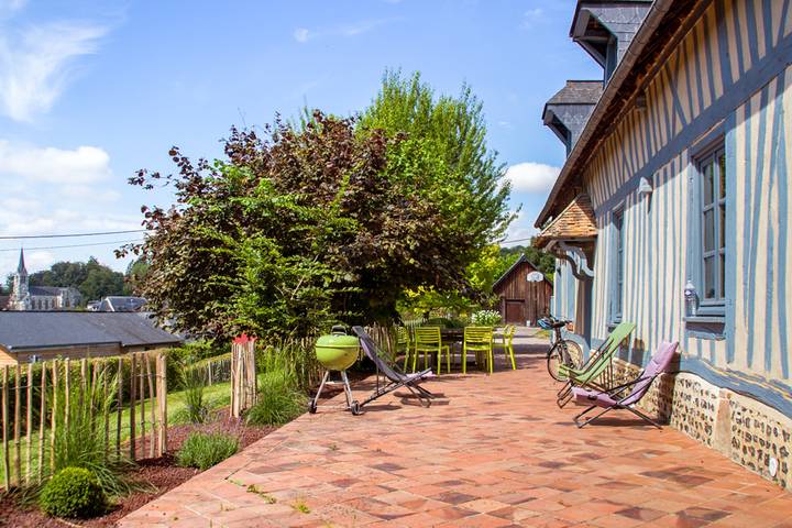 Gîte pour 12 personnes, avec Terrasse et Jardin