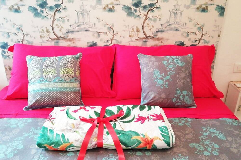 Entire apartment, Carducci bright flat in historic centre in Pistoia, Pistoia Province