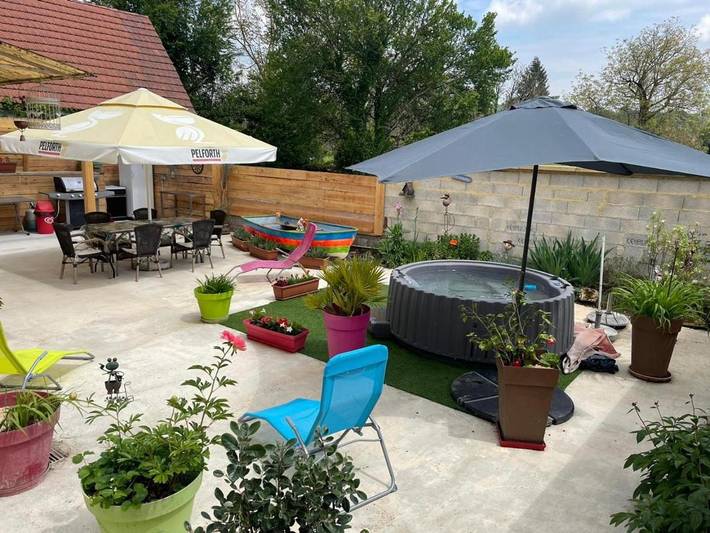 Location de vacances pour 6 personnes, avec jacuzzi et terrasse à Saint-Julien-de-Lampon - 2