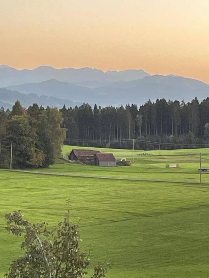 Location de vacances pour 8 personnes, avec jardin et vue à Weiler-Simmerberg - 2