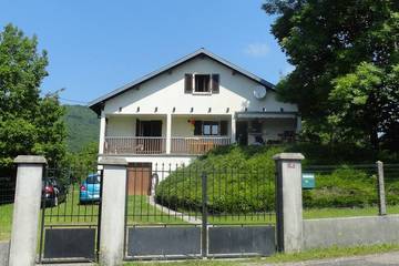 Gîte pour 8 personnes, avec jardin et balcon à Cernon