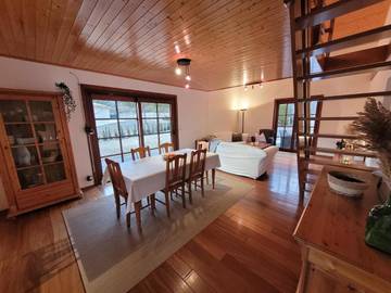 Gîte pour 8 personnes, avec jardin ainsi que piscine et vue dans Lac de Castillon