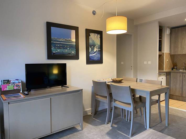 Gîte pour 4 personnes, avec piscine et balcon dans Casino de Perros-Guirec - 2