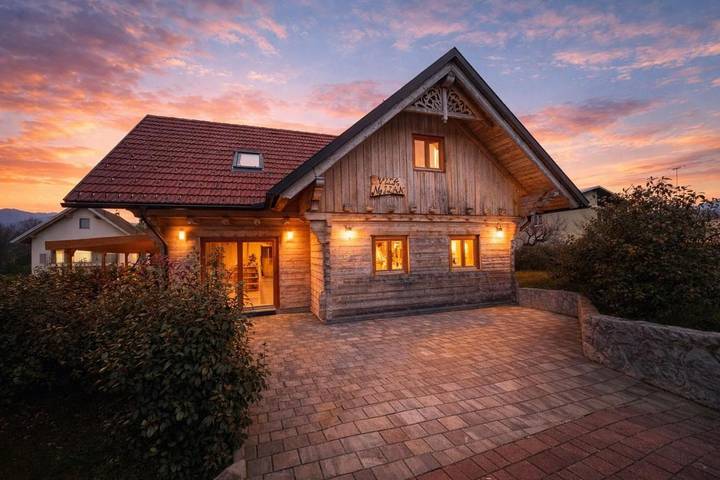 Villa für 8 Personen, mit Ausblick und Garten in Bled