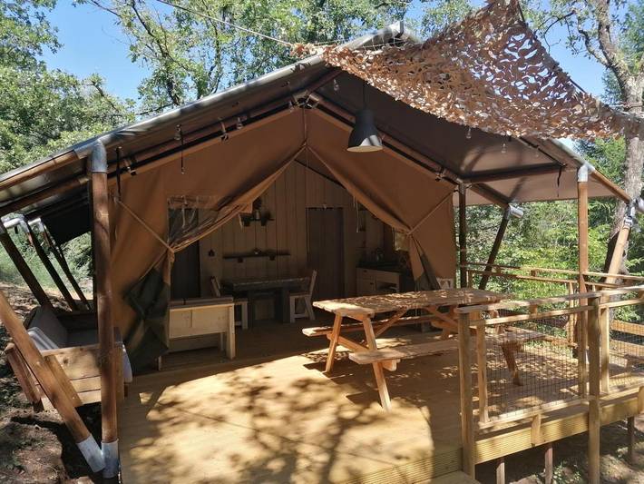 Camping pour 5 personnes, avec Terrasse ainsi que Jardin et Vue