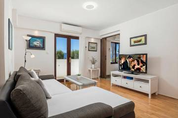Ferienhaus für 10 Personen in Krk Stadt, Kroatische Inseln, Bild 2