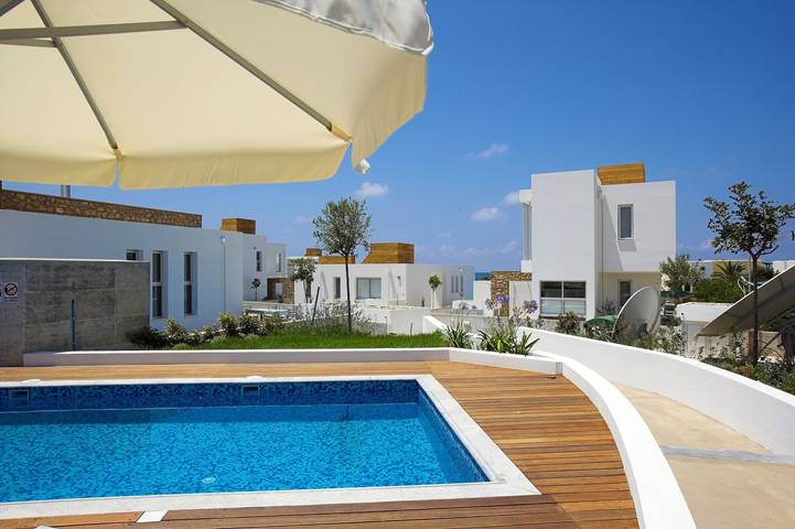Location de vacances pour 2 personnes, avec balcon ainsi que vue sur l’océan et piscine à Paphos (ville) - 4