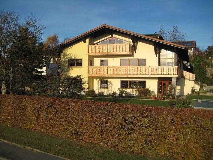 Ferienhaus für 4 Personen, mit Balkon und Garten