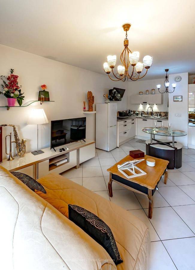 Gîte pour 4 personnes, avec Terrasse à Challes-les-Eaux