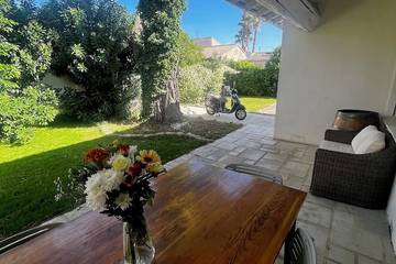Gîte pour 8 personnes, avec jardin ainsi que jacuzzi et balcon à Milhaud