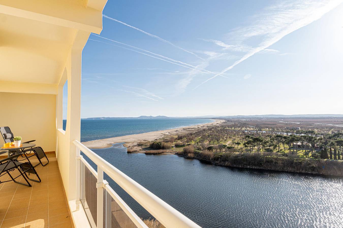 Ganze Wohnung, Angenehme Wohnung mit Meerblick im Sektor Delta Muga in Empuriabrava, Oberampurien