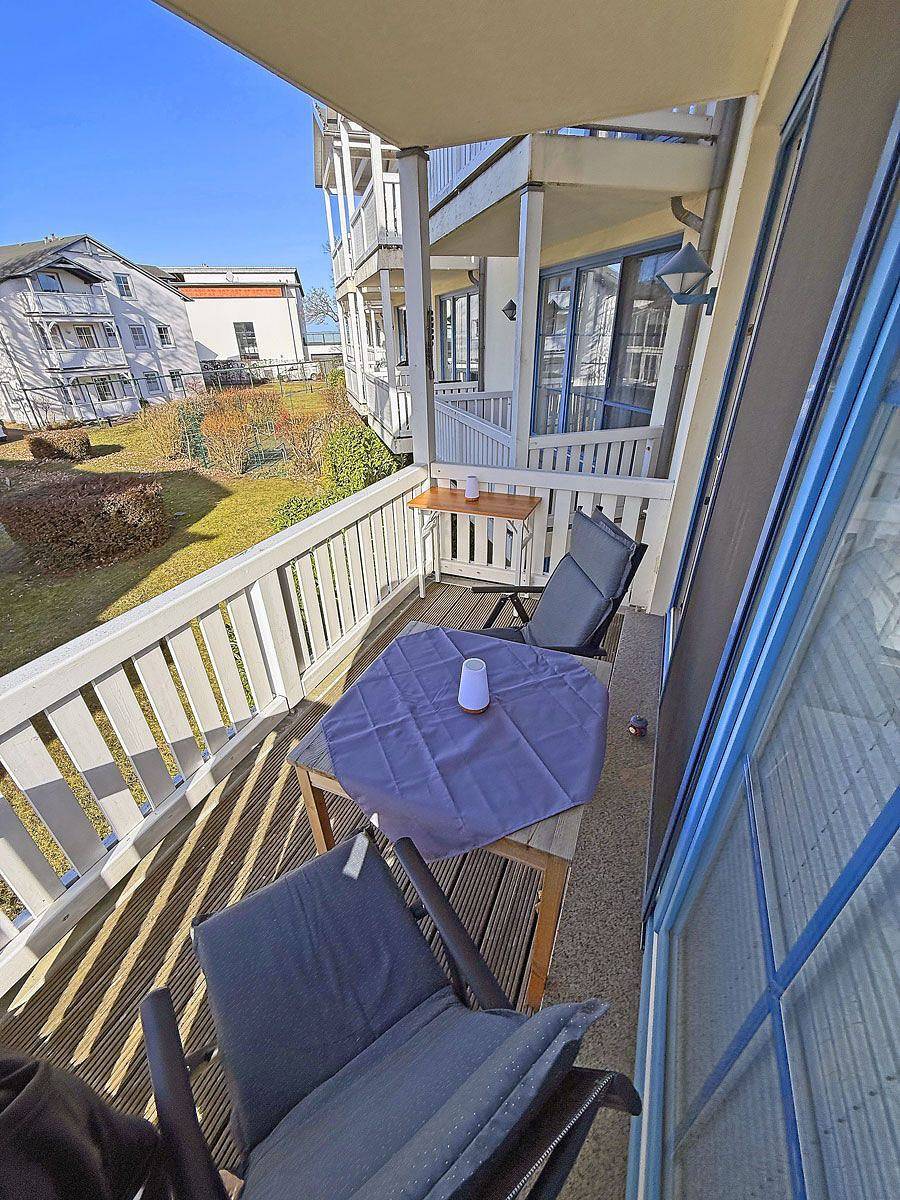 Ganze Wohnung, Nur 100m zum Ostseesandstrand, Wlan, Waschmaschine, bis 3 Personen mit Balkon in Hauptstrand Glowe, Glowe