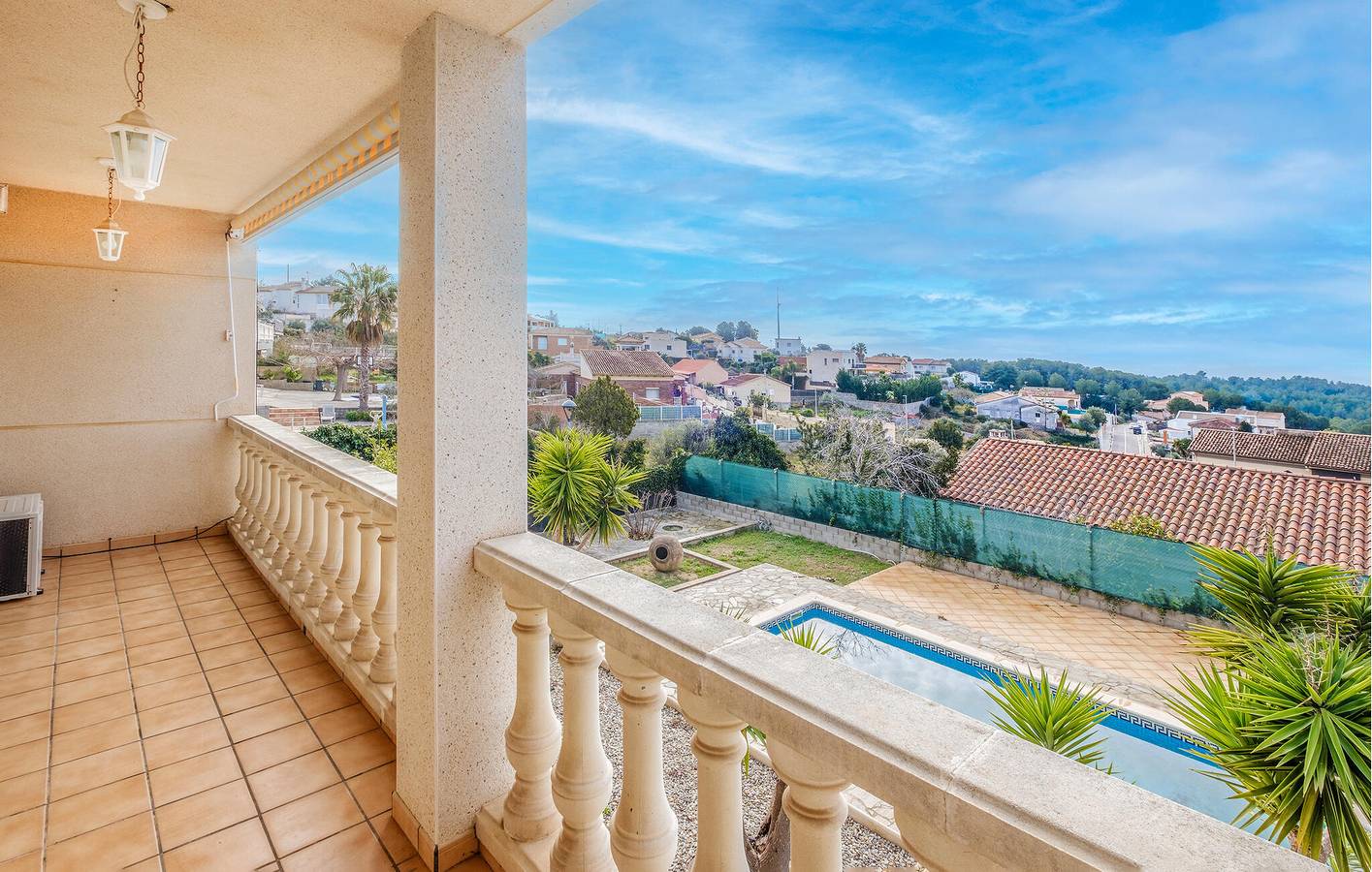 Haven mit Meerblick, AC, Parkplatz, Pool und Grill in Calafell, Costa Dorada