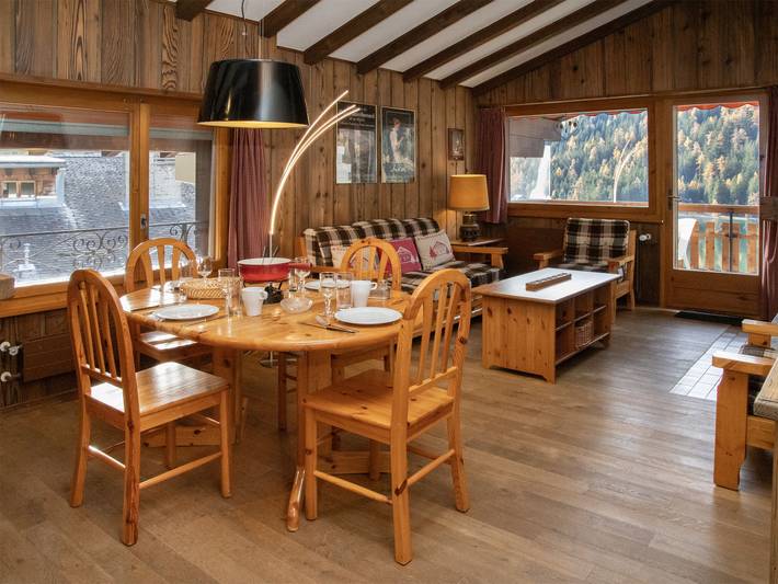 Ferienwohnung für 4 Personen, mit Balkon und Seeblick in Orsières